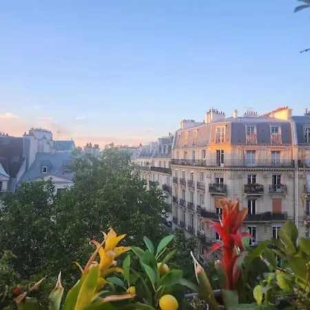 Pic De Nôtre Dame, Charming