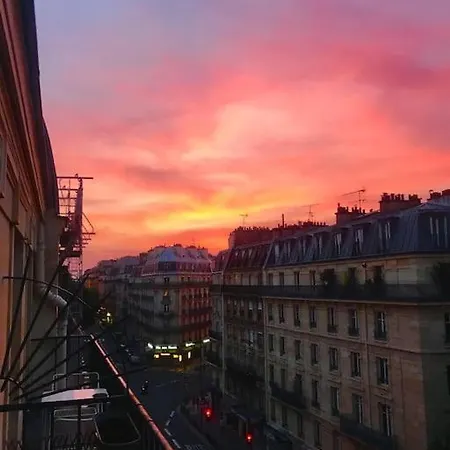 Pic De Nôtre Dame, Charming