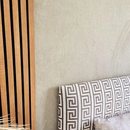 Pic De Notre Dame, Charming