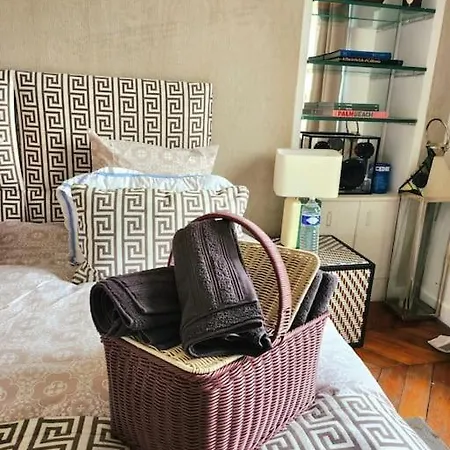 Pic De Notre Dame, Charming