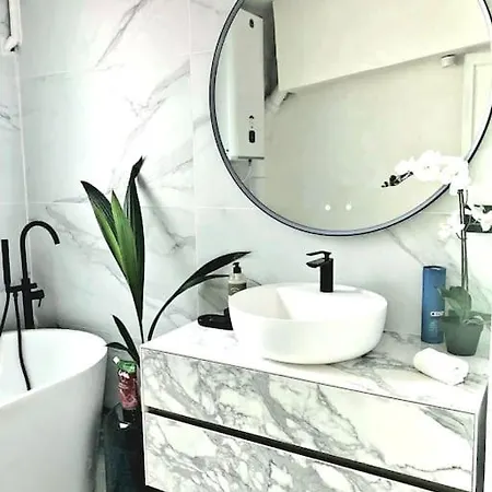 Pic De Notre Dame, Charming *