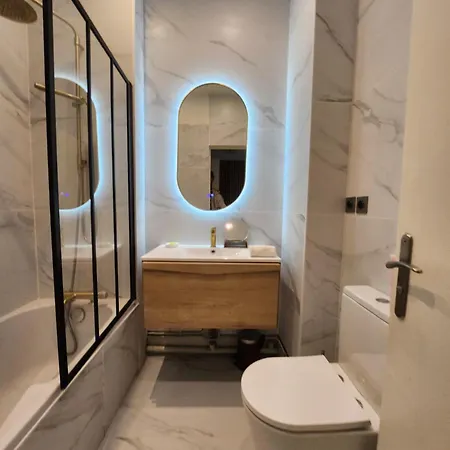 Pic De Notre Dame, Charming