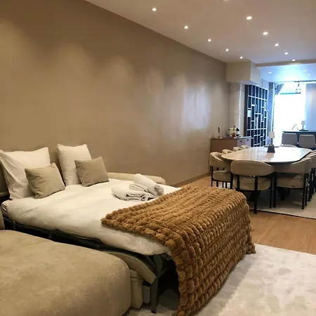 Pic De Notre Dame, Charming *