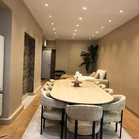 Pic De Notre Dame, Charming *