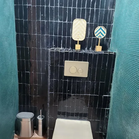 Pic De Notre Dame, Charming