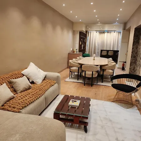 Pic De Notre Dame, Charming