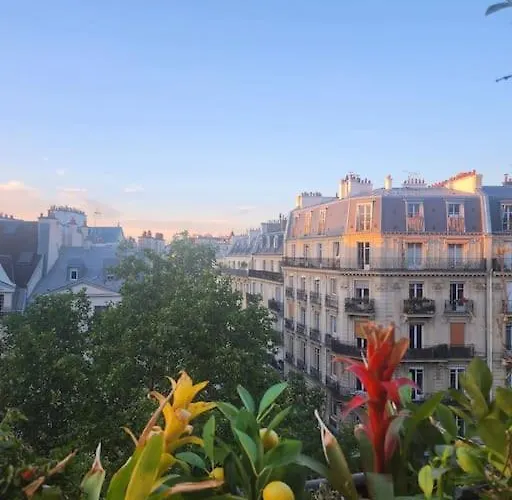 Pic De Notre Dame, Charming