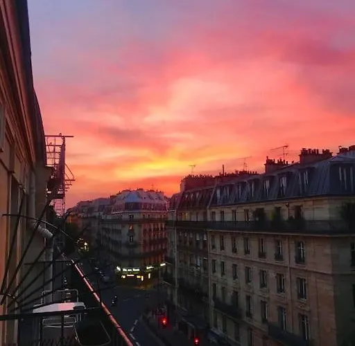 Pic De Nôtre Dame, Charming