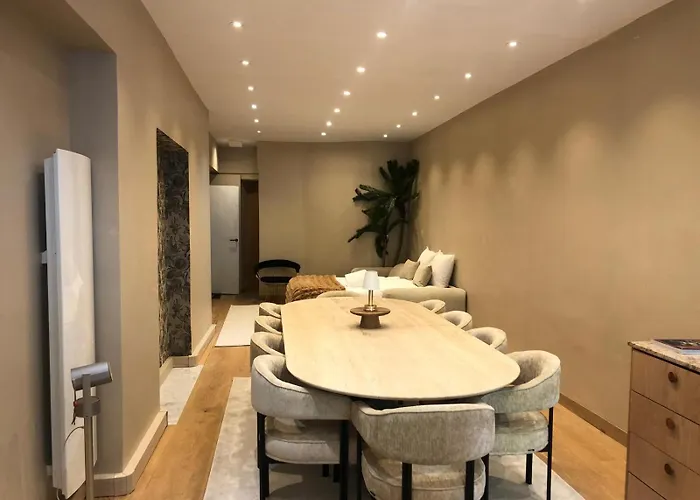 Pic De Notre Dame, Charming *